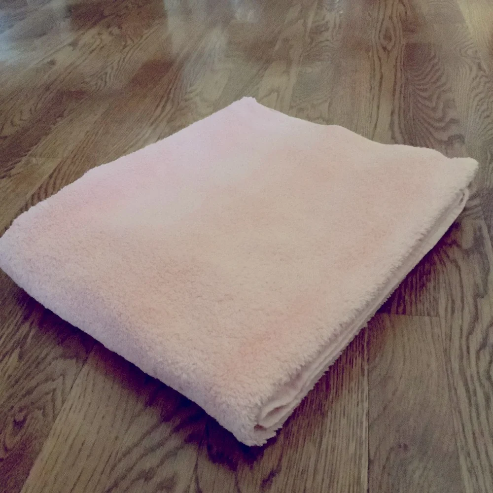Canon Vintage Bath Towel Peach 29 X 48 Made in USA New Old Stock